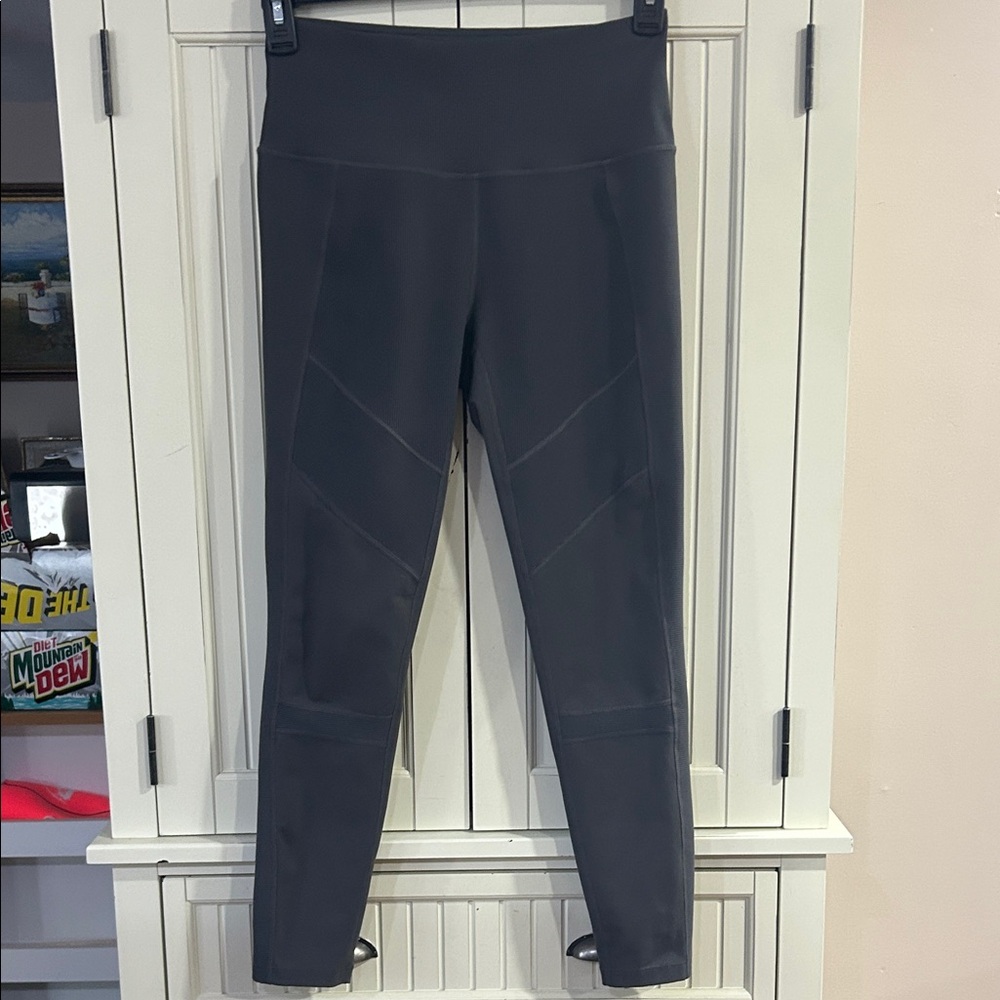 Zella athletic Leggings size medium like new